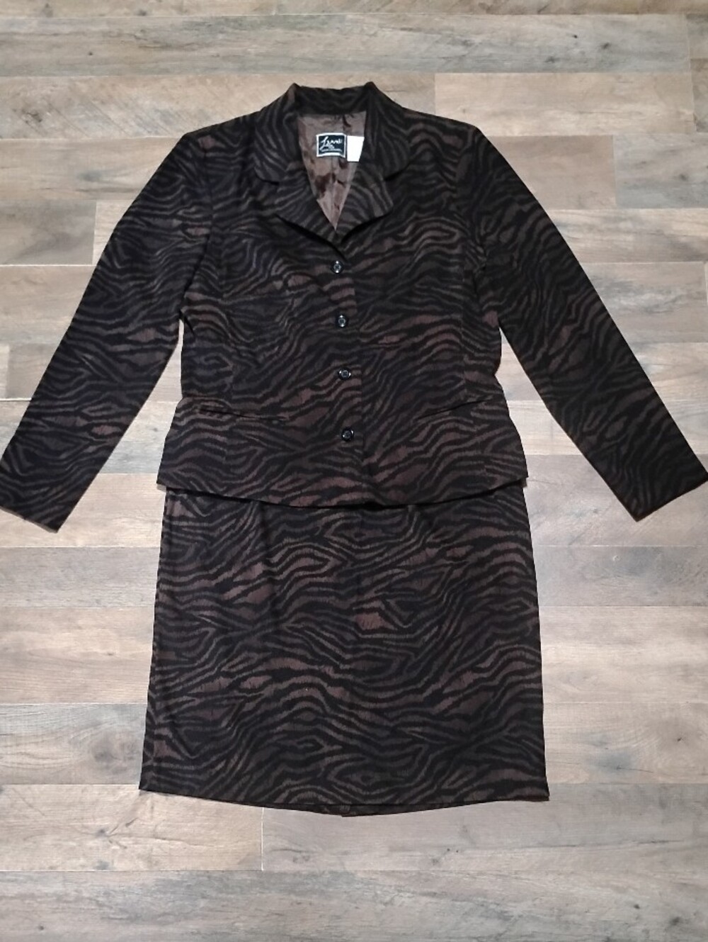Nina Leonard Brown & Black Zebra-Print Two-Piece Blazer & Skirt Women's Size: 8